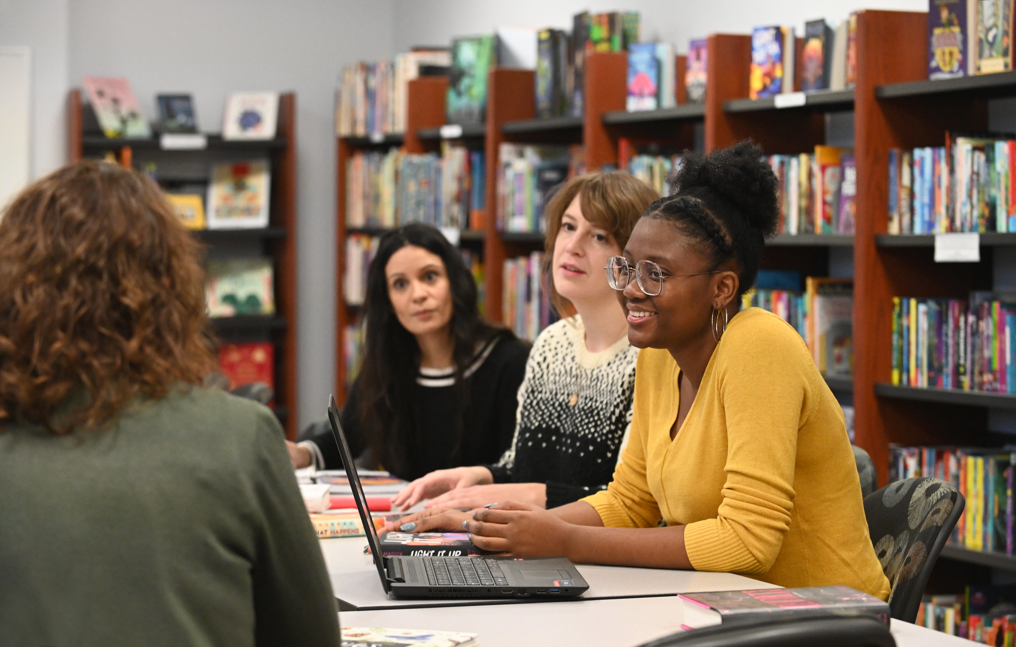 Master of Library and Information Science and Master of Arts in Youth Literature (MLIS/MAYL)